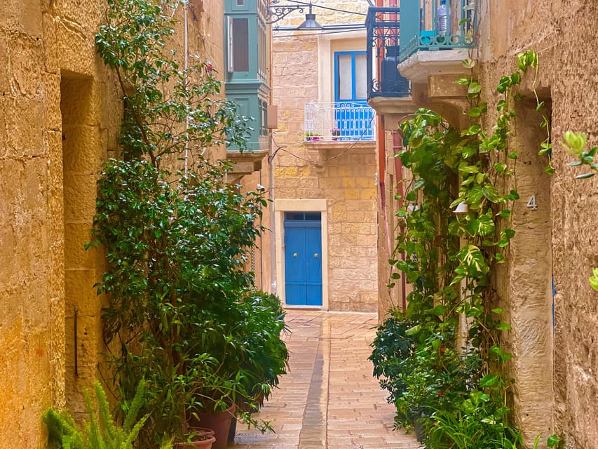 Birgu: 3 Cities Walking Tour With Inquisitors Palace Entry - Victory Square and WWII Threads You Can Walk Through