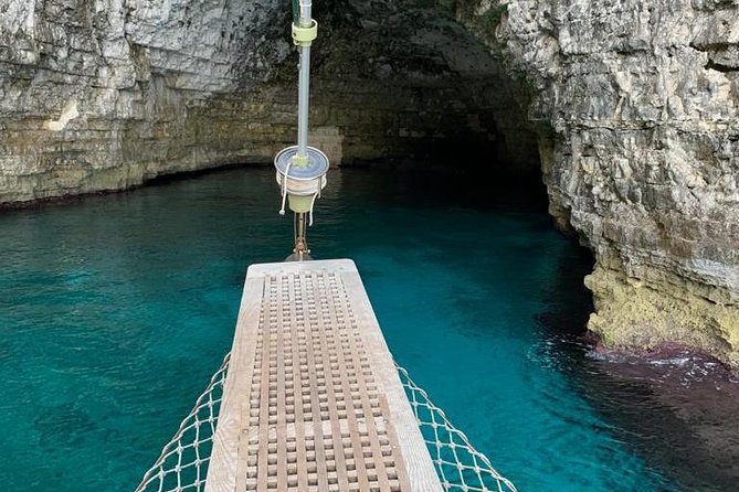 Comino, Blue Lagoon and Caves. Tour A - Blue Lagoon strategy: swim time, island QR code, and how to avoid stress