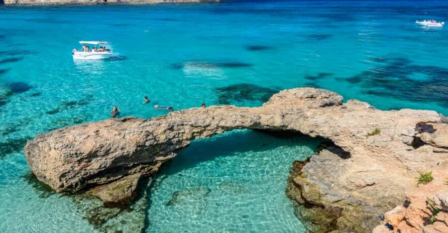Daylong Delight - Trips in Malta, Daħlet Qorrot & Comino - Key highlights at a glance