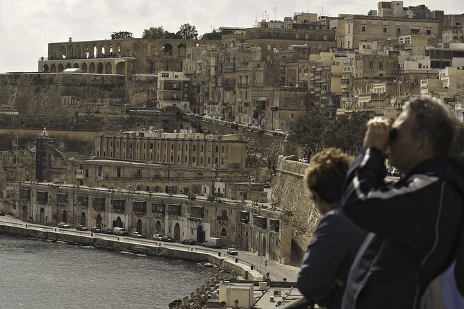 Discover Valletta Private Walking Tour - Insider Tour - Upper Barrakka Gardens: the view that earns its 30 minutes