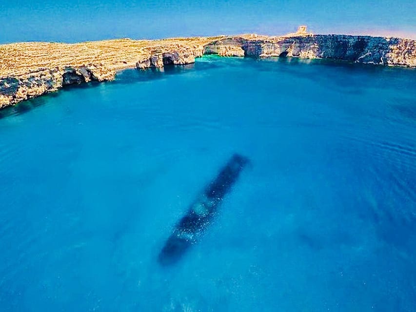 DiveSnap Underwater Sports Thrills:Lantern Point & P31 Wreck - Comfort on a small private boat, not a crowded party ship