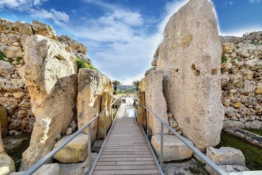 From Malta: Gozo Day Trip Including Ggantija Temples - Dwejra Inland Sea and the 65-Meter Tunnel: The Stop That Feels Like a Natural Movie Set
