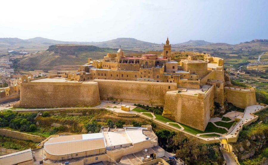 From Sliema: Gozo, Comino & The Blue Lagoon Boat & Bus Tour - Boat and comfort details, from toilets to snacks
