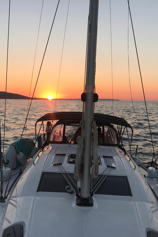 From Valletta: Romantic Sunset Cruise on a Sailing Yacht - Price and value for a private group up to 6