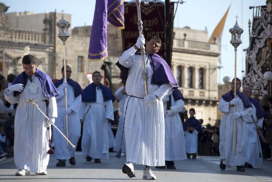 Good Friday Easter Procession with Commentary and Transport - Who This Tour Suits (and Who Might Want a Different Option)