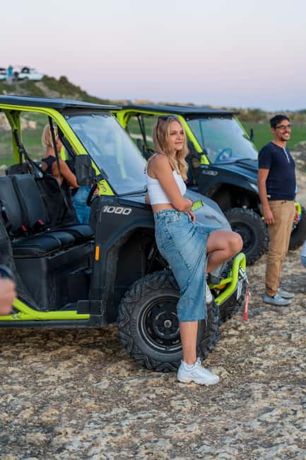 Gozo: All Inclusive 4x4 Chauffeured JEEP day safari - Punctual guides and multilingual support: who helps make it feel easy