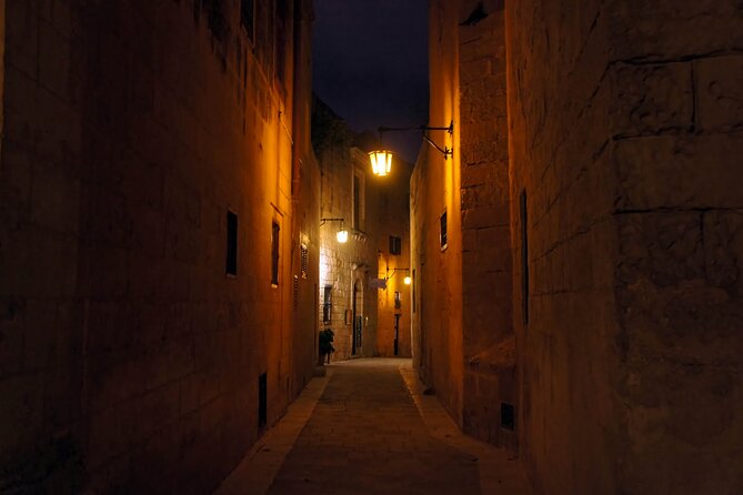 Guided Night Tour of Valletta Waterfront, Mdina and Rabat - Walking, group size, and how to stay comfortable
