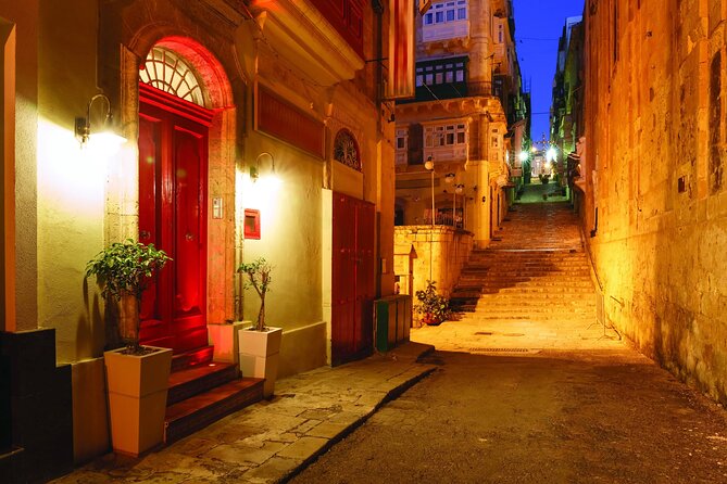 Guided Night Tour of Valletta Waterfront, Mdina and Rabat - Hearing the guide: why language setup affects your experience