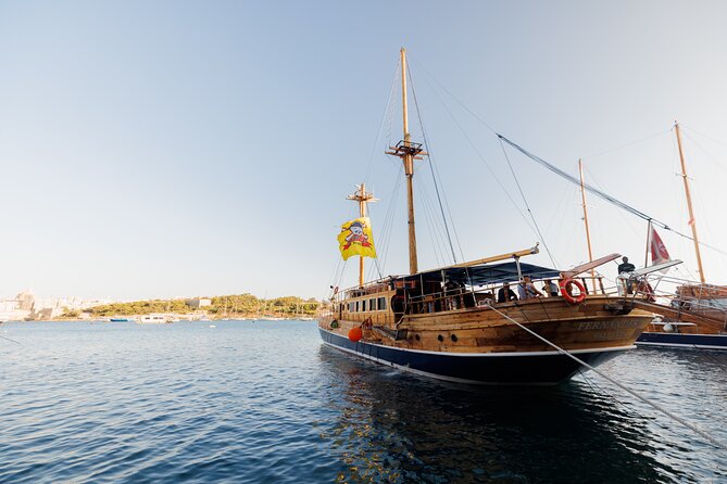 Lazy Pirate Party Boat in Malta - Lazy Pirate Party Boat in Malta: what this experience really is