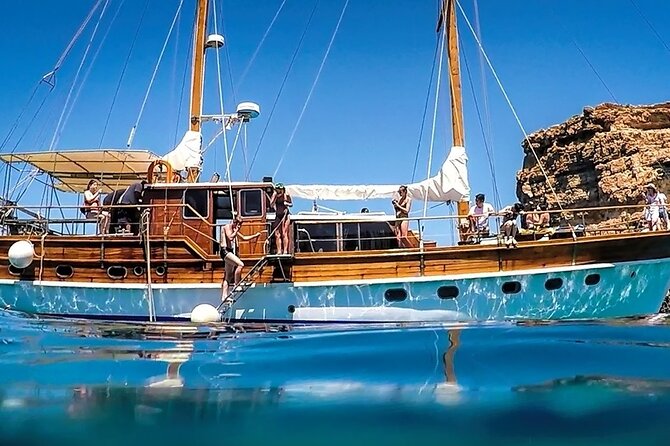 Malta: Around Comino Cruise and Gozo Jeep Tour with Lunch - Comino and Gozo Together: The Double-Island Payoff