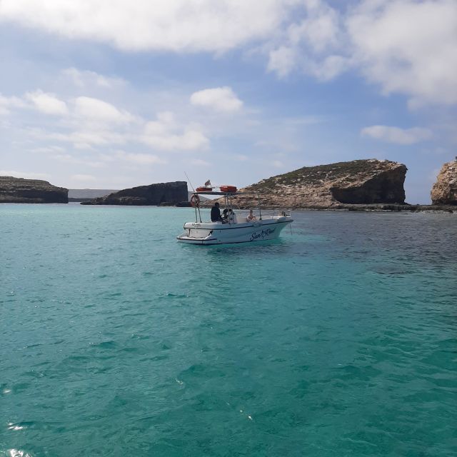 Malta: Blue Lagoon and Comino Island tour - A final leg near Gozo: one more swim and a different coastline feel