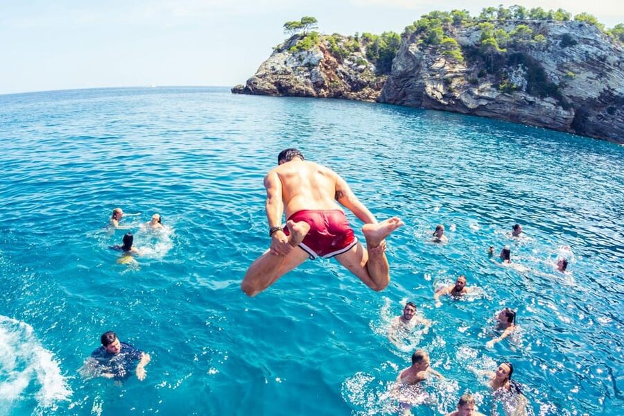 Malta: Boat Party + Watersport+ Comino+ OpenBar ALL INCLUDED - Meeting up at Labranda Riviera Hotel & Spa, and how to avoid stress