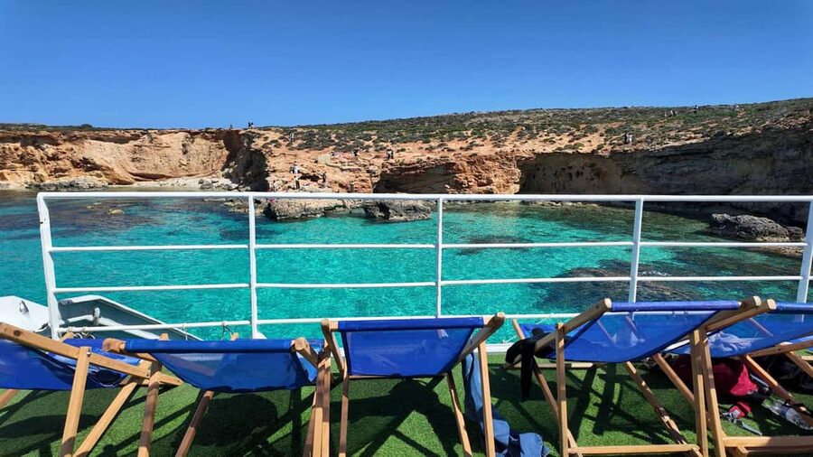 Malta: Comino, Blue Lagoon, Crystal Lagoon & Caves Cruise - How the onboard setup helps you enjoy the water longer
