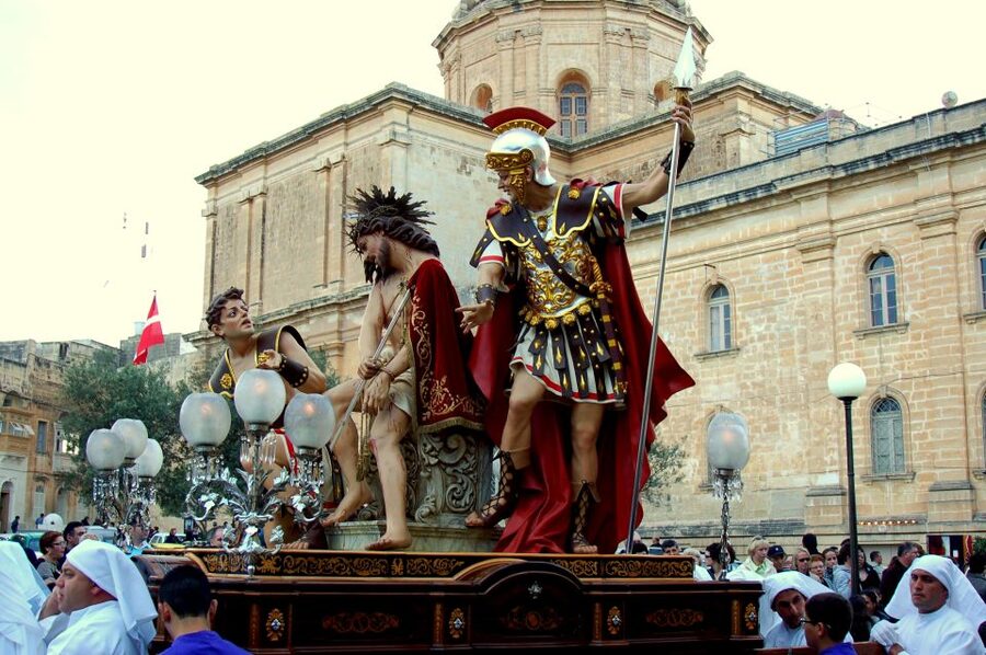 Malta: Good Friday Afternoon Procession with Transportation - Żebbuġ Street Scenes: Statues, Bearers, and a Community Rhythm