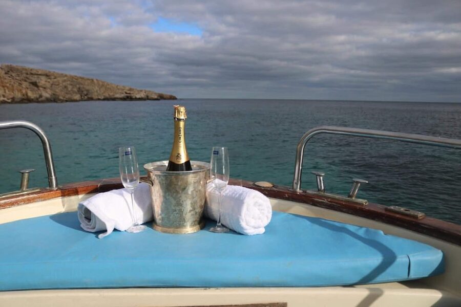 Malta Gozo & Comino: Boat Tour Best Price w/inclusions 4 hrs - Owner operator vibe with Captain Peter: the difference you feel