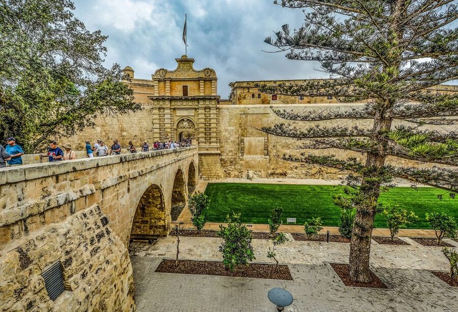 Malta: Highlights of Malta & Mdina Full Day Tour with Lunch - Dingli Cliffs: Sea Views, Terraced Fields, and the 253m Perspective