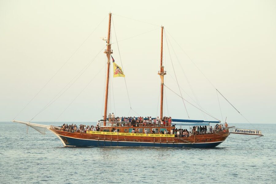 Malta: Lazy Pirate Boat Party with Drinks & Food - Entering the Sliema scene, boarding the Fernandes 2