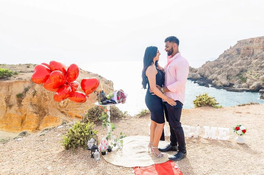 Malta: Marrige Proposal with Scenic Views and Picnic - The surprise proposal setup and photo moment with Danielle Cassar