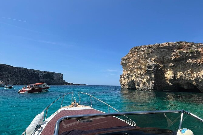 Malta: Private Boat Charter around Comino - Santa Marija Bay: the quieter third hour for an unhurried swim