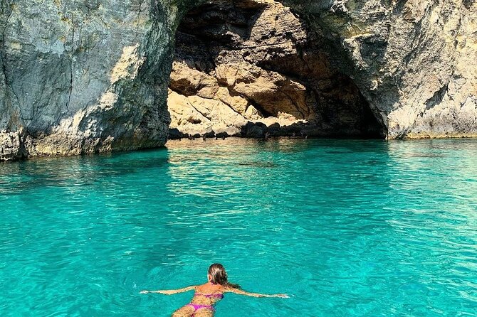 Malta Private Boat Trip: Blue Lagoon, Gozo and Comino T3 - Blue Lagoon and Crystal Lagoon: the day’s main payoff
