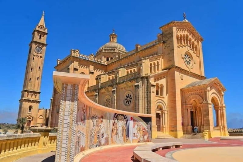 Malta: Private Jeep Tour of Gozo with Lunch - The Jeep Route: Villages, Cliffs, Caves, and Church Stops
