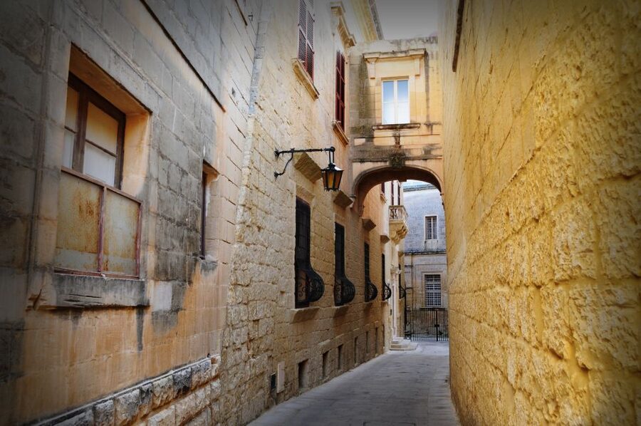 Malta: Rabat, Mdina, & San Anton Gardens Tour - Mdina’s narrow streets and Baroque facades: the Silent City walk
