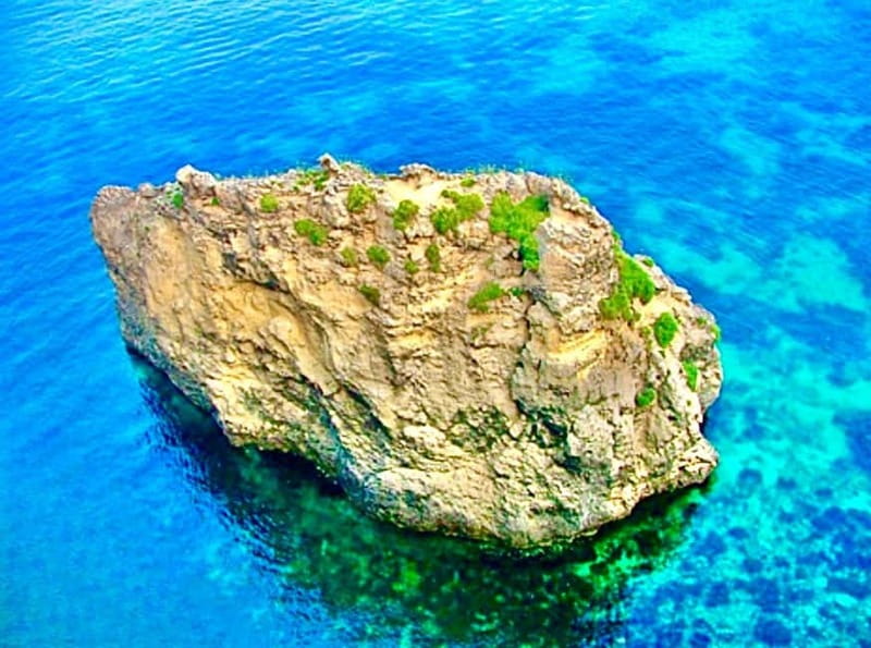 Malta’s Splendour Excursion - Trips in Blue Grotto & Comino - A private 5-hour boat route across Comino and Gozo
