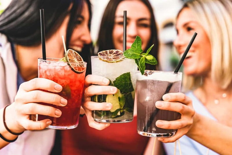 Malta: Ultimate Girls' Night Out - The starting point: meeting in Bugibba