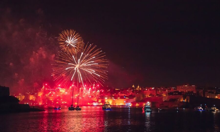 Malta: Valletta, Sliema, Bugibba Fireworks Festival Cruise - Timing and Duration: Plan Your Evening Around the Strict Departure