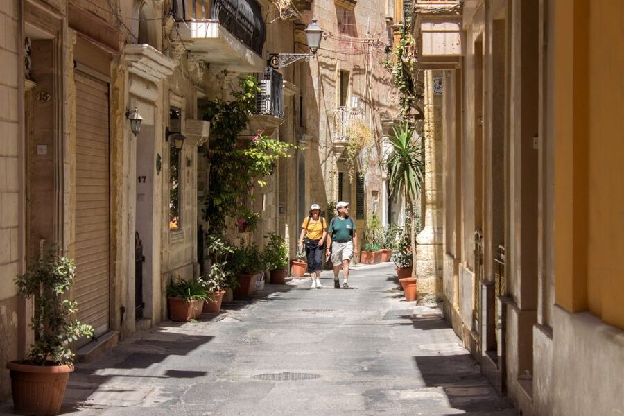 Malta: Vintage Bus Ride through the Three Cities - Senglea: A Walled Town and the Land Bridge Story