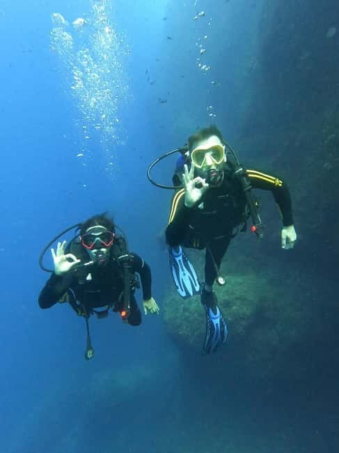 Malte : Baptême de plongée sous-marine en Français - Gear, safety briefing, and the practice skills that reduce fear