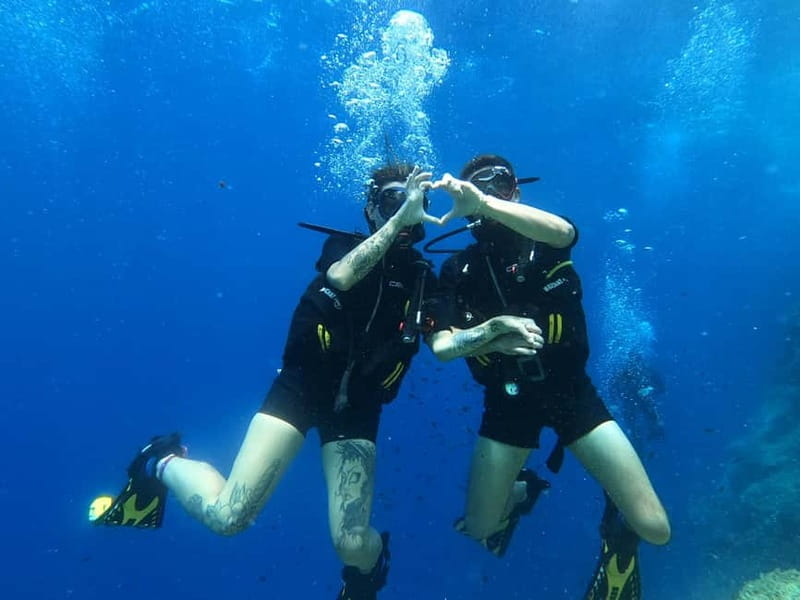 Malte : Baptême de plongée sous-marine en Français - Meeting at 13:45 at French Touch Diving, then straight to St Pauls Bay