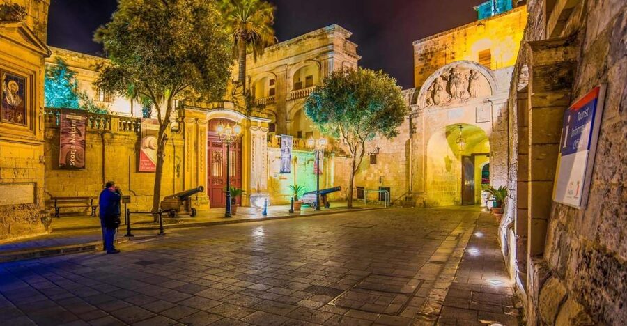 Mdina: Valletta Waterfront Area, Mdina, and Rabat Night Tour - Why This 3-Hour Night Route Works