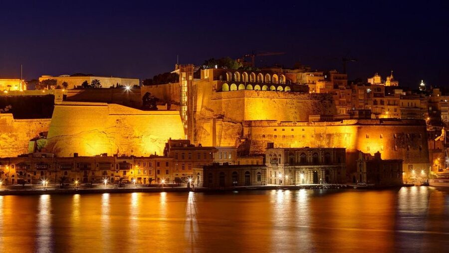 Mdina: Valletta Waterfront Area, Mdina, and Rabat Night Tour - Mdina, the Silent City: Lantern Alleys and Bastion Views