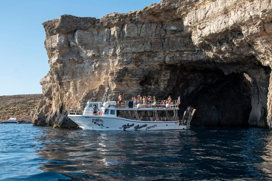 Mellieha: Comino, Crystal & Blue Lagoon 2 Bay Evening Cruise - Comino Island Evening Walk and Cominotto Views: Photos Without the Daytime Rush