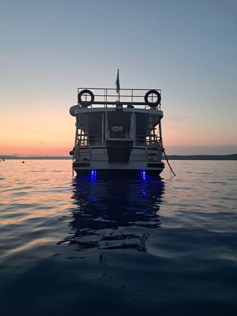 Mellieha: Comino, Crystal & Blue Lagoon 2 Bay Evening Cruise - Snorkeling Gear and Onboard Comfort: Space Matters