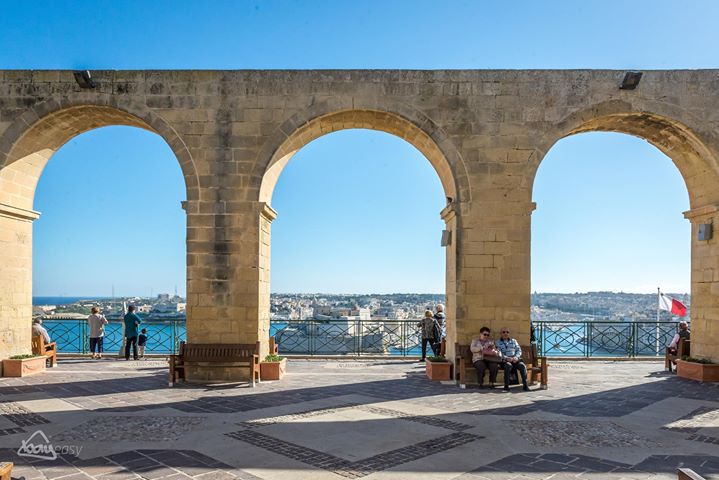 Mosta, Crafts Village, Mdina & Valletta Full-Day inc Platter - Ta’Qali Crafts Village, glass blowing and silver jewelry making