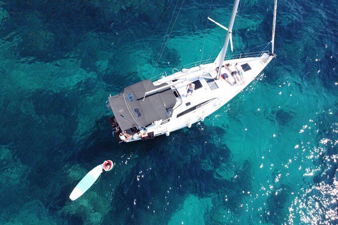 Private Day Charter on Amazing Mowgli - Armier Bay Beach: A First Swim-Friendly Break