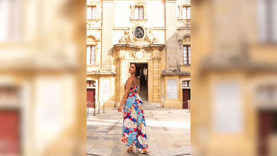 Professional Photoshoot at the Heart of Silent City - Languages and group format: English or Spanish, private pace