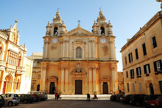 Rabat Mdina and San Anton Gardens Group Tour with St. Paul's Catacombs - San Anton Gardens: a quick stroll by the President’s Palace
