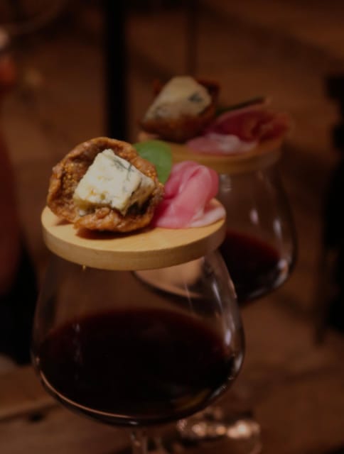 Romantic Wine Tasting Experience at Koccio Valletta - Small extras to consider during your night