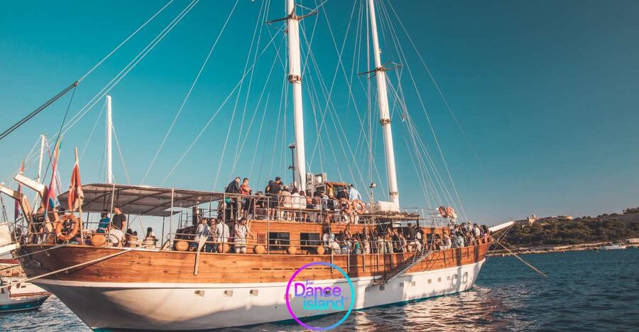 Sliema: Sailboat Party with an Open Bar, Food, and Swimming - Checking in by the dock: finding Faith in Sliema