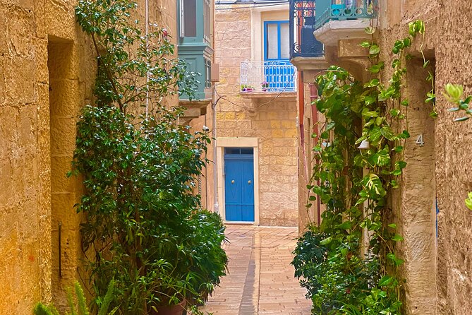 Three cities walking tour incl. entrance to Inquisitor's palace - Price and value: what $30.77 really buys you