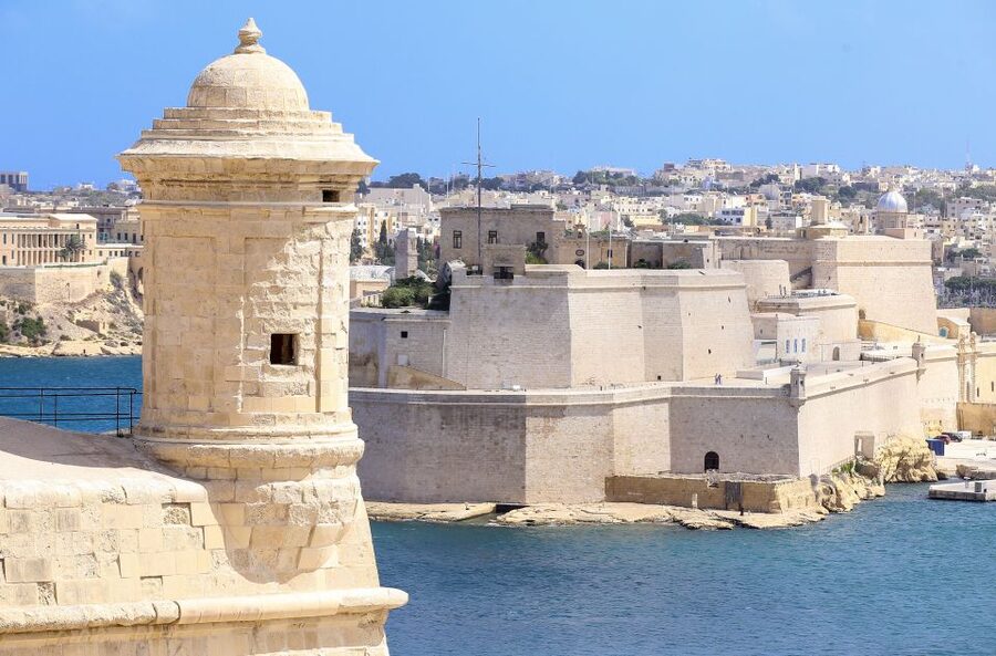Valletta: 3-Hour Walking Tour - Fort St Elmo pass-by and the tour’s big finish at Lower Barrakka