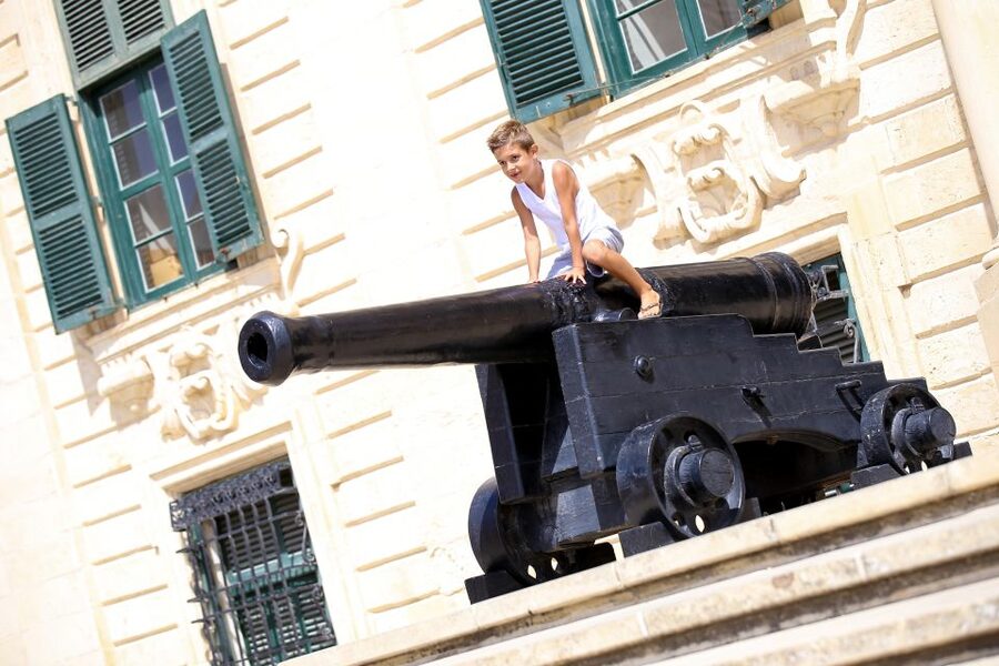Valletta: 3-Hour Walking Tour - Starting at the Parliament of Malta, Renzo Piano in your face