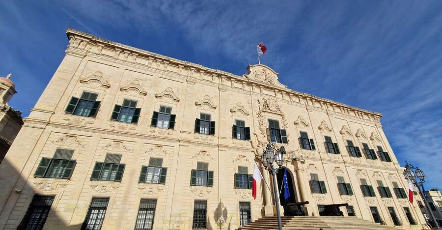 Valletta: City Walking Tour in a Small Group - City Gates to Parliament: seeing Valletta as old plus new