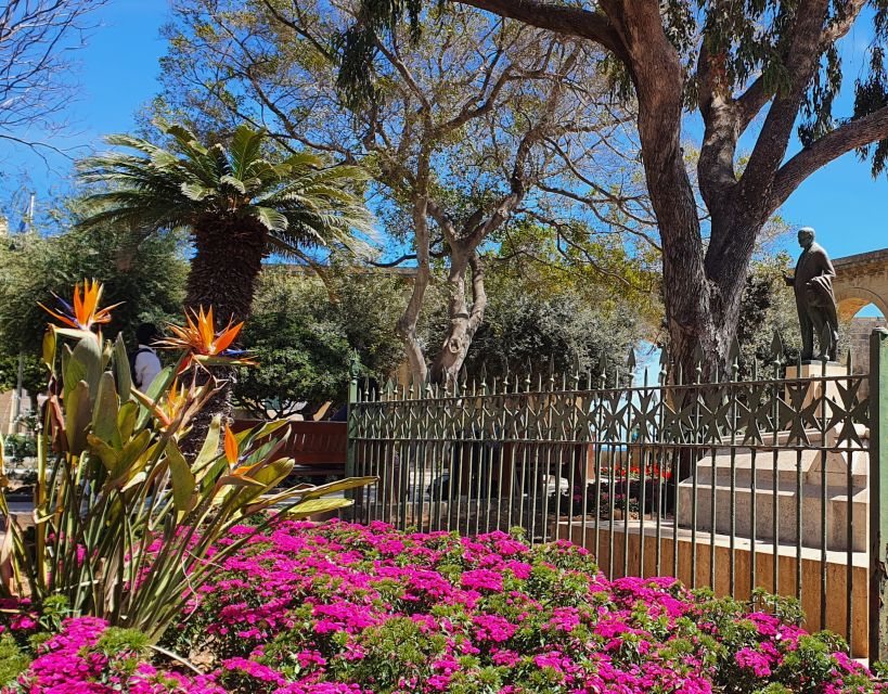 Valletta: City Walking Tour in a Small Group - Lower Barrakka Gardens and St Paul’s Cathedral: a pause that keeps the tour comfortable