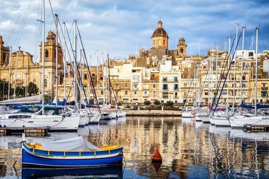 Valletta : Highlights & Hidden Gems Walking Tour - Palazzo Parisio: using a palace as a story shortcut