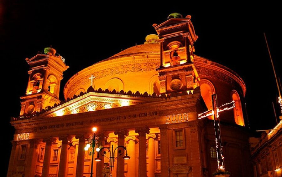 Valletta, Mdina, and Mosta Night Tour with 5D Show - Starting the Night in Valletta: Pickup, Timing, and What to Expect