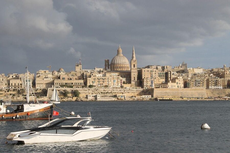 Valletta Private Walking Tour - Palace Square, the singing fountain, and the “gentlemen for gentlemen” idea